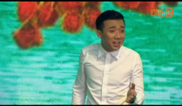 Trấn Thành 'bắn' tiếng Anh chuẩn không cần chỉnh